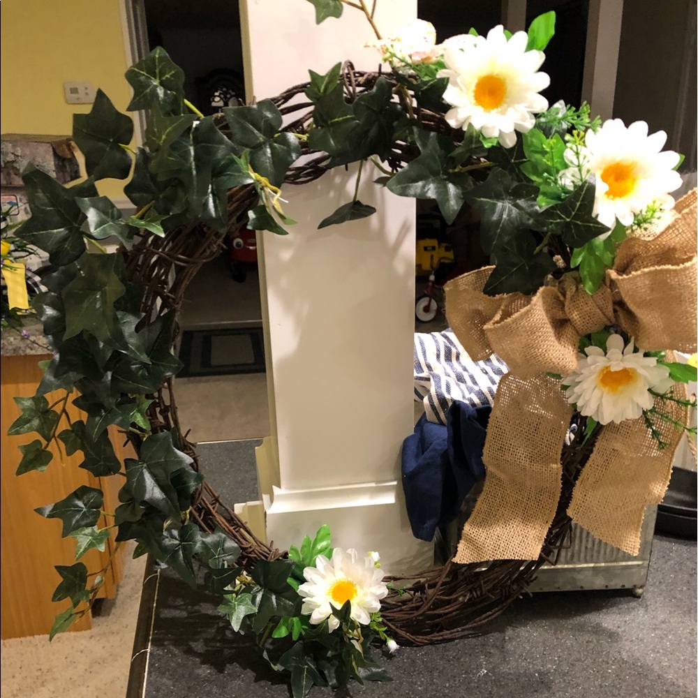 Bob-wire wreath 🧡